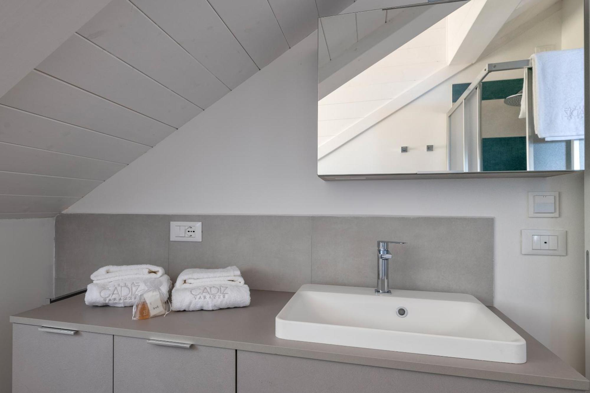 Villa Cadiz Apartments Varazze Eksteriør bilde